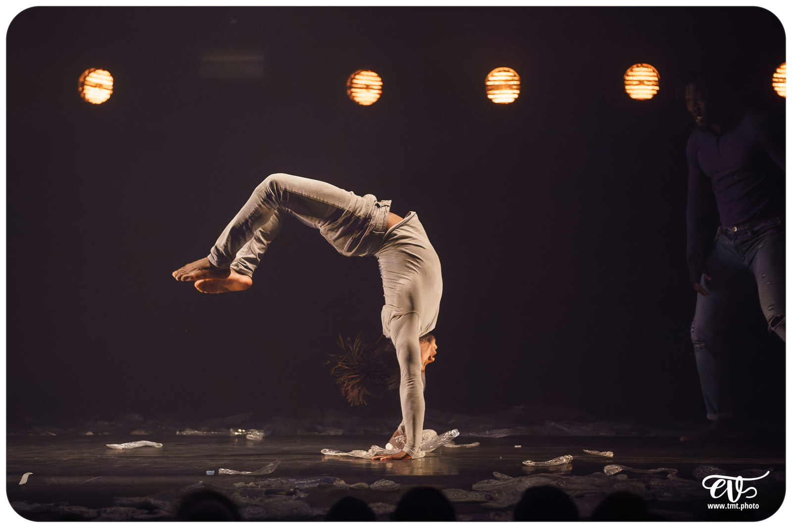 YÉ ! (L'EAU) (CIRCUS BAOBAB)